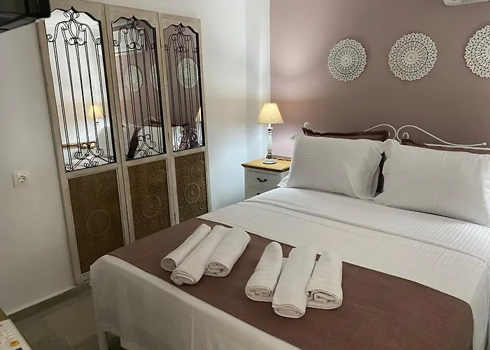 Irene Traditional Apartments Αμμουλιανή