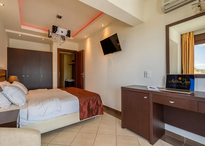 Meliton Inn Hotel & Suites By The Beach Néos Marmarás