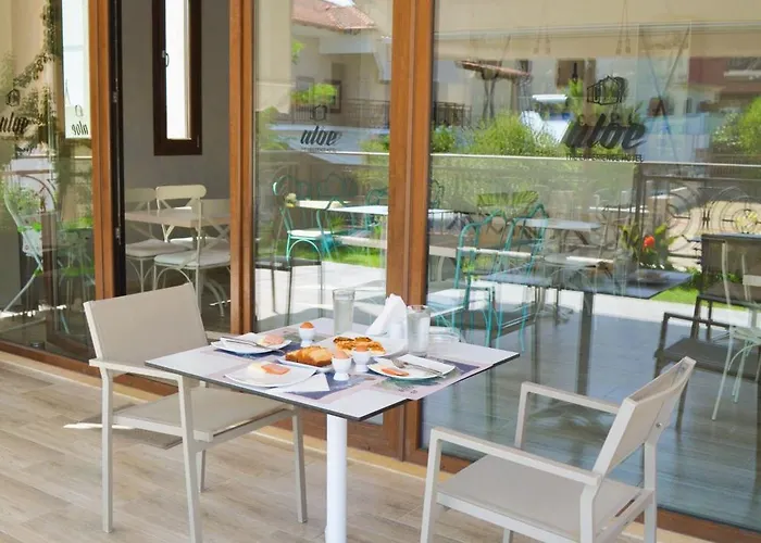 Aloe Apartments Αμμουλιανή