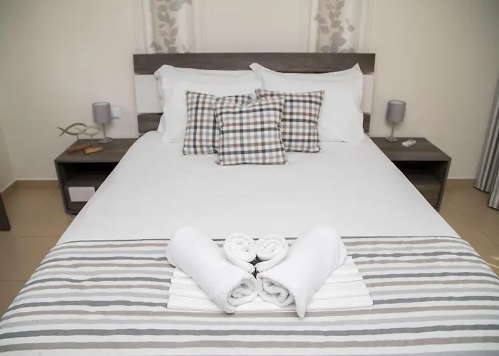 Gmare Aparthotel Γερακινή