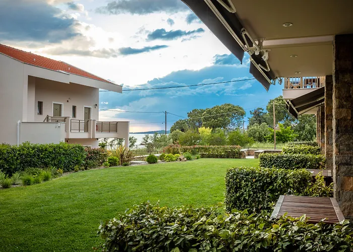 Royalty Suites Seaside Nikiti 