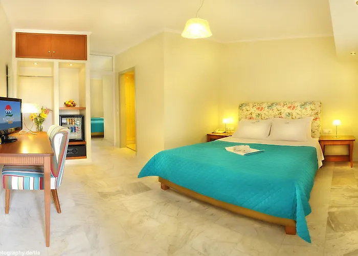Martha'S Haus Hotel Γερακινή