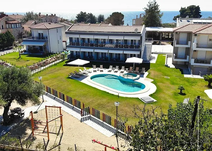 Finikas Garden Beach Resort Nikiti